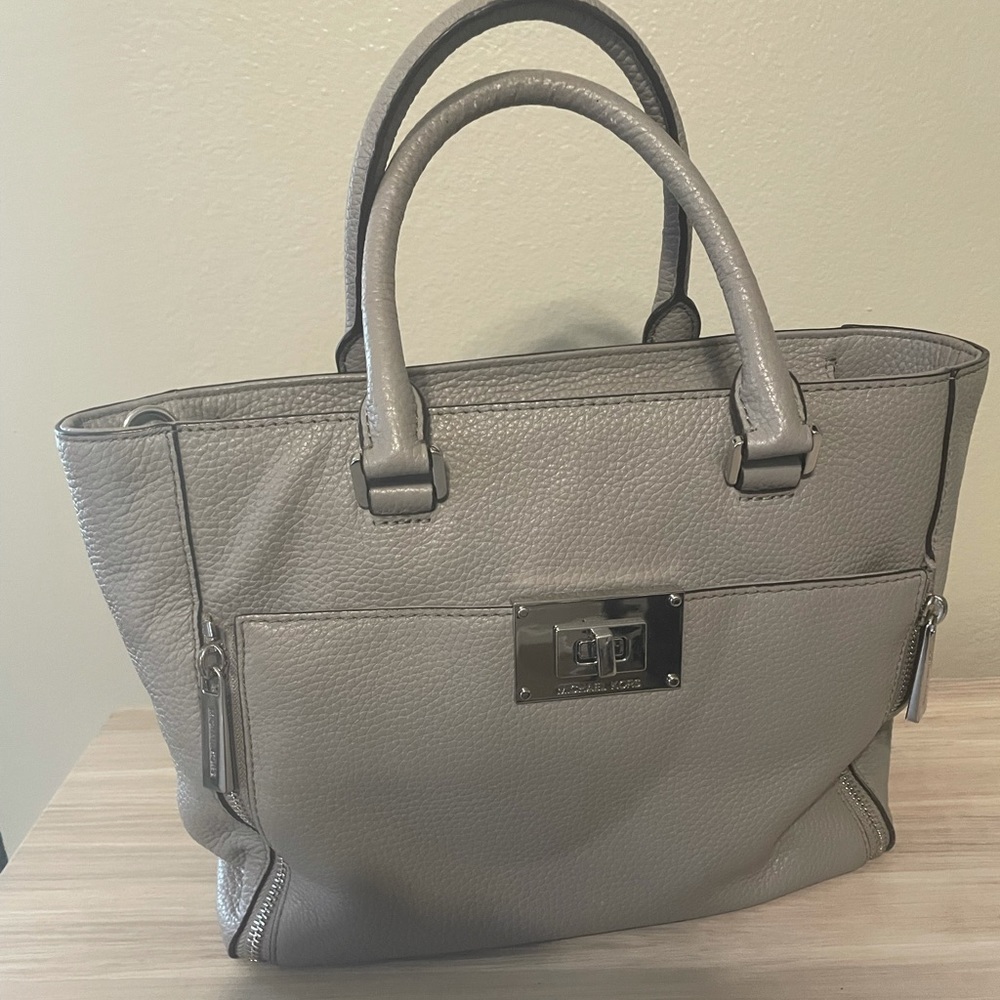 Micheal Kors Purse with strap